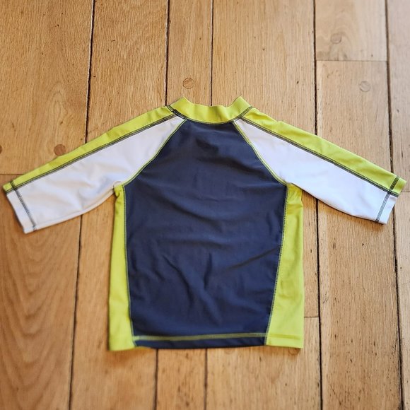 Circo Gray/White/Green High Neck Rash Guard Size 4T - Picture 7 of 7